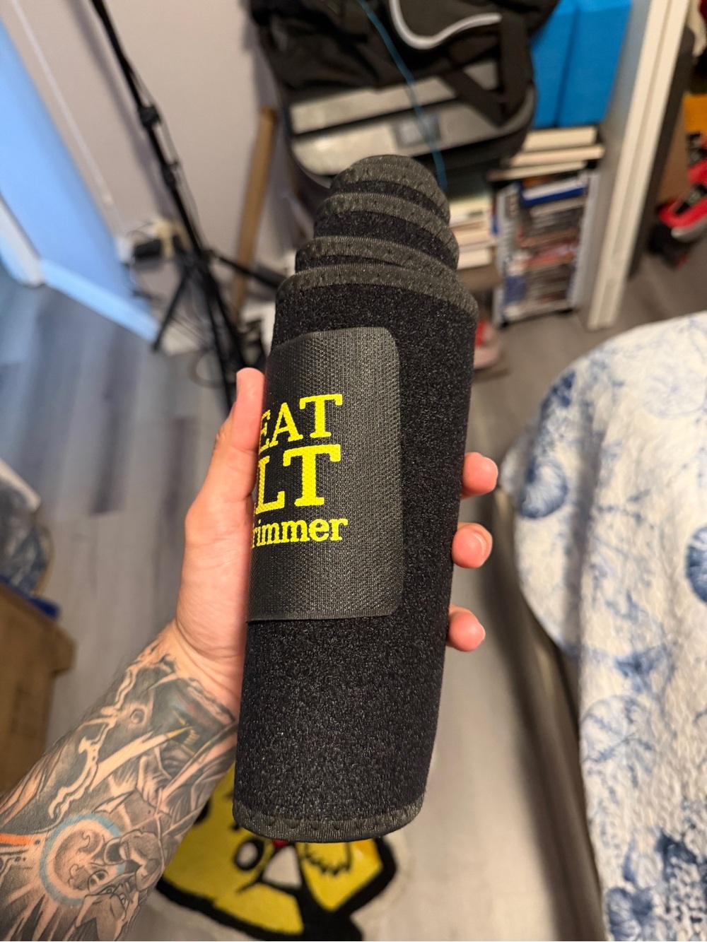 Sweat Belt Waist Trimmer - Black with Yellow Logo - Picture 2 of 3
